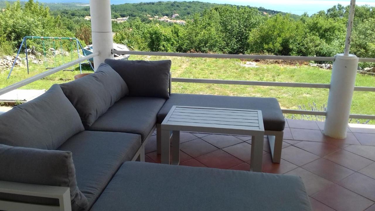 Holiday Home With Sea View Vrbnik Luaran gambar