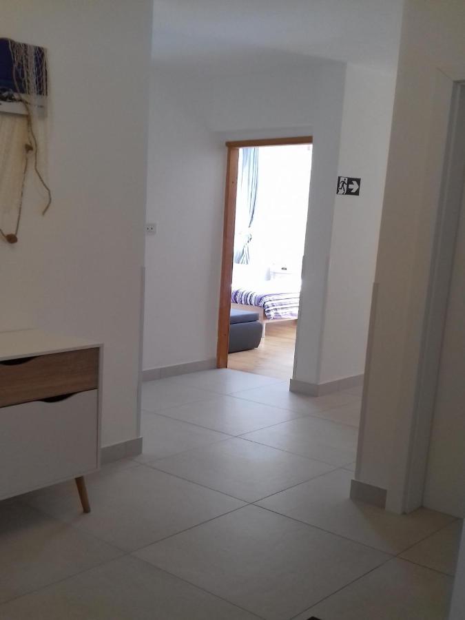 Holiday Home With Sea View Vrbnik Luaran gambar