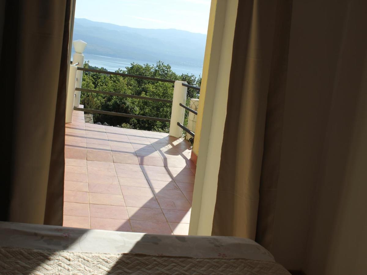 Holiday Home With Sea View Vrbnik Luaran gambar