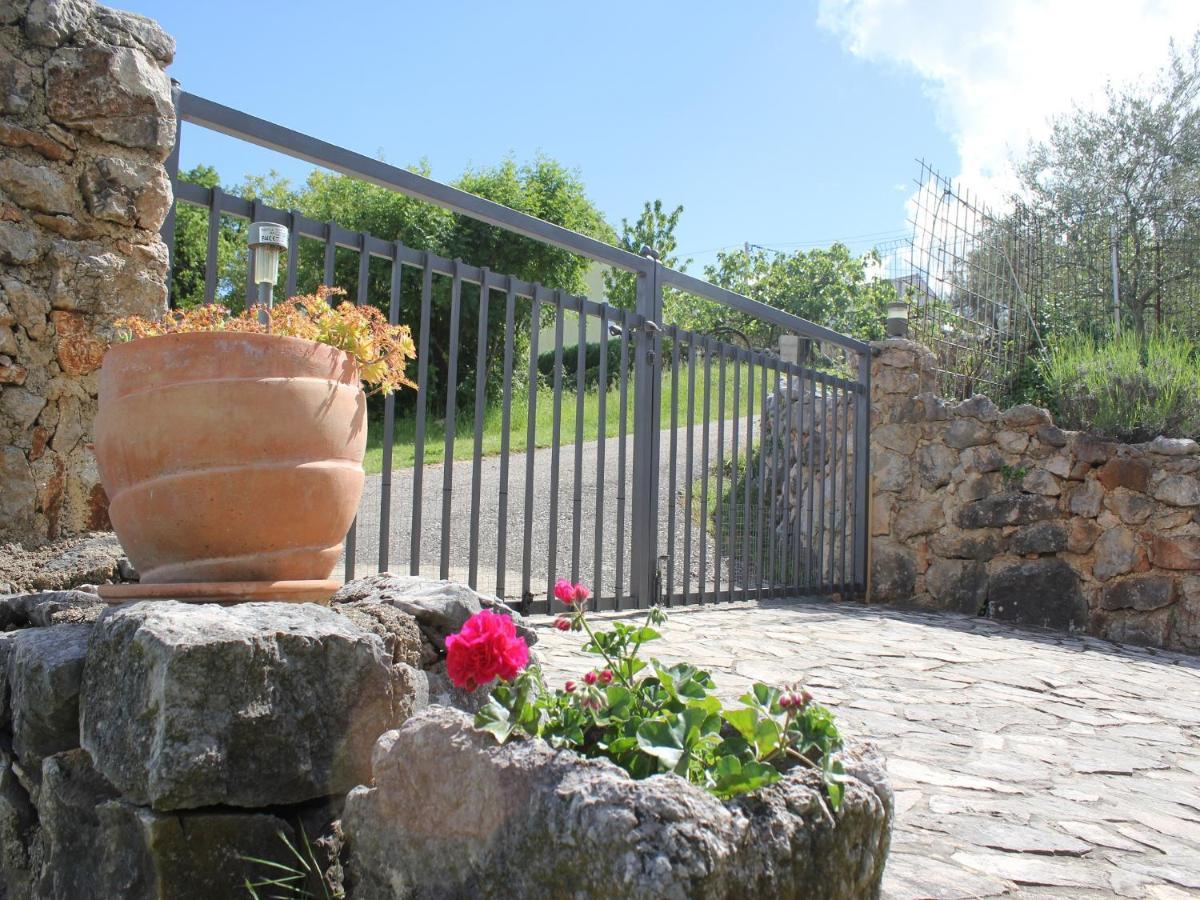 Holiday Home With Sea View Vrbnik Luaran gambar