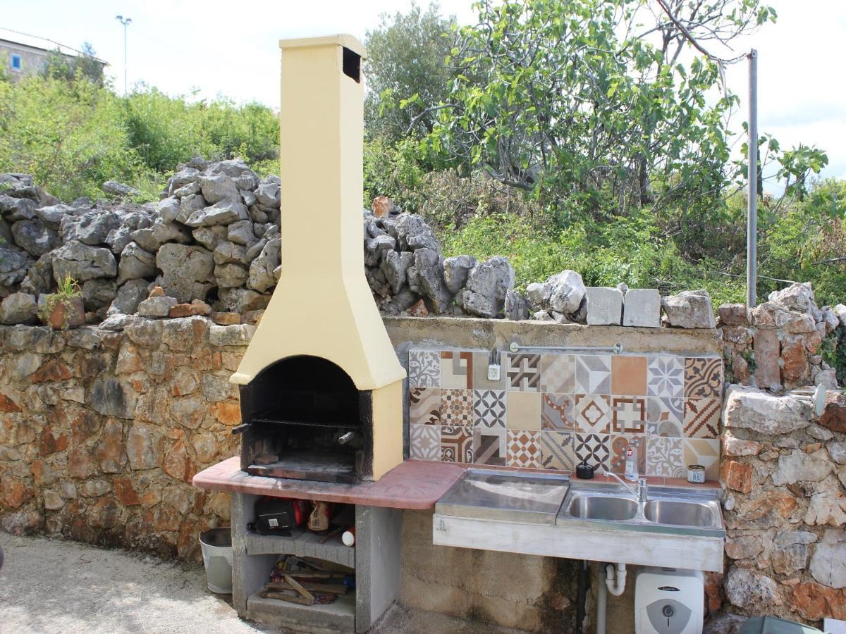 Holiday Home With Sea View Vrbnik Luaran gambar