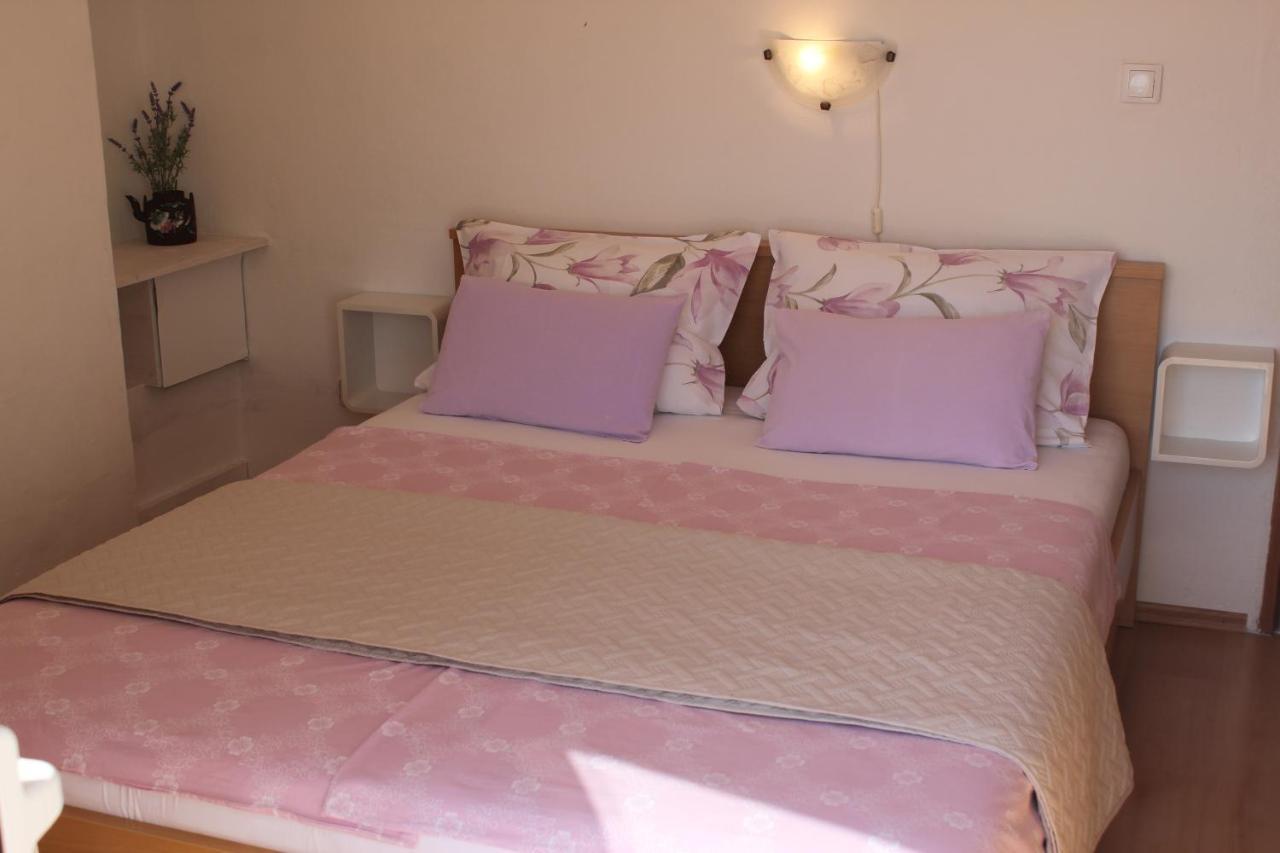 Holiday Home With Sea View Vrbnik Luaran gambar