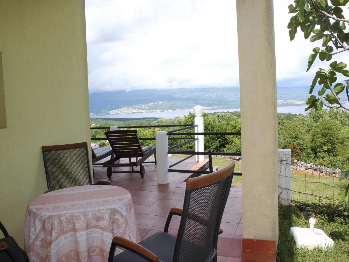 Holiday Home With Sea View Vrbnik Luaran gambar