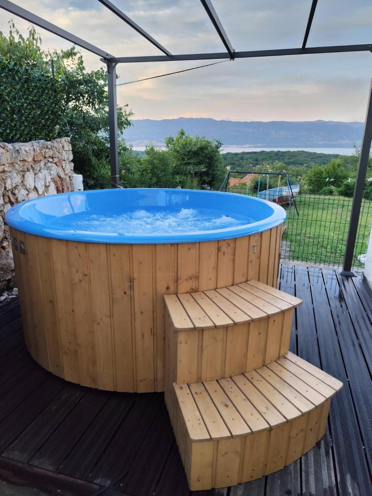 Holiday Home With Sea View Vrbnik Luaran gambar