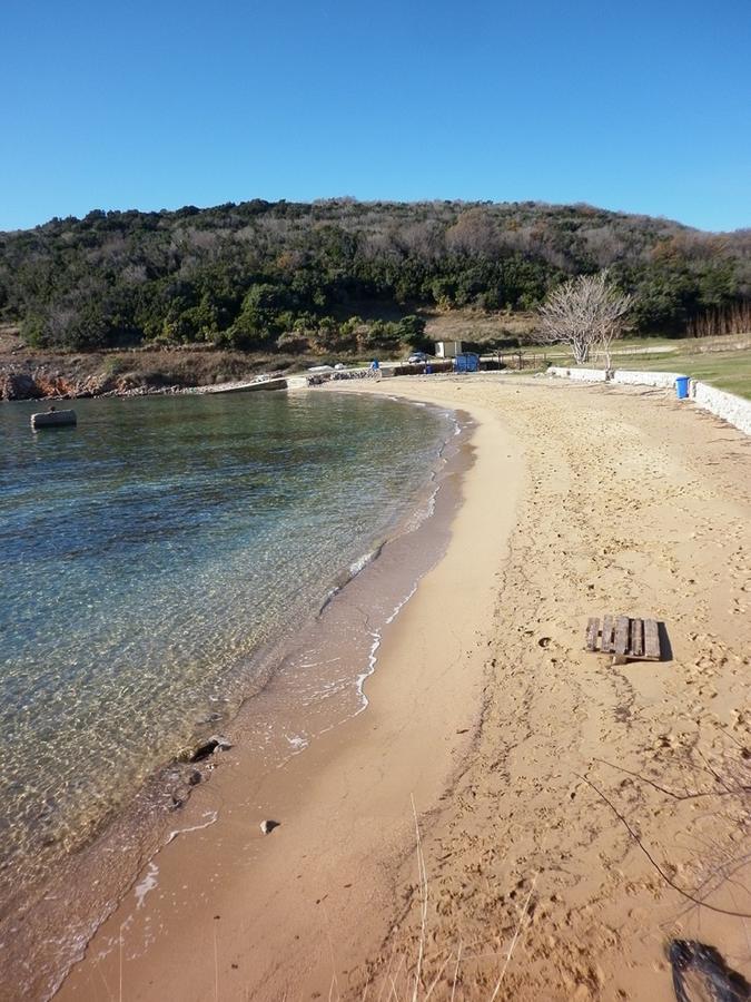 Holiday Home With Sea View Vrbnik Luaran gambar