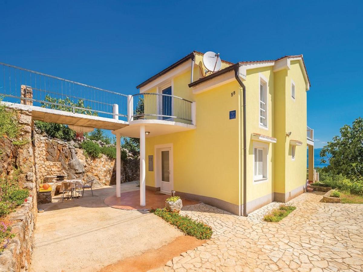 Holiday Home With Sea View Vrbnik Luaran gambar