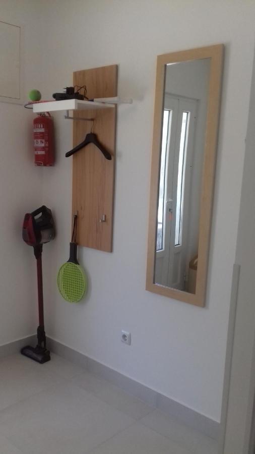 Holiday Home With Sea View Vrbnik Luaran gambar